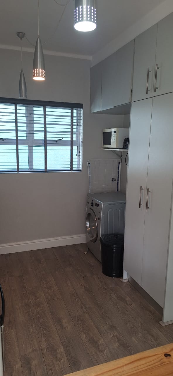 To Let 1 Bedroom Property for Rent in Vredehoek Western Cape